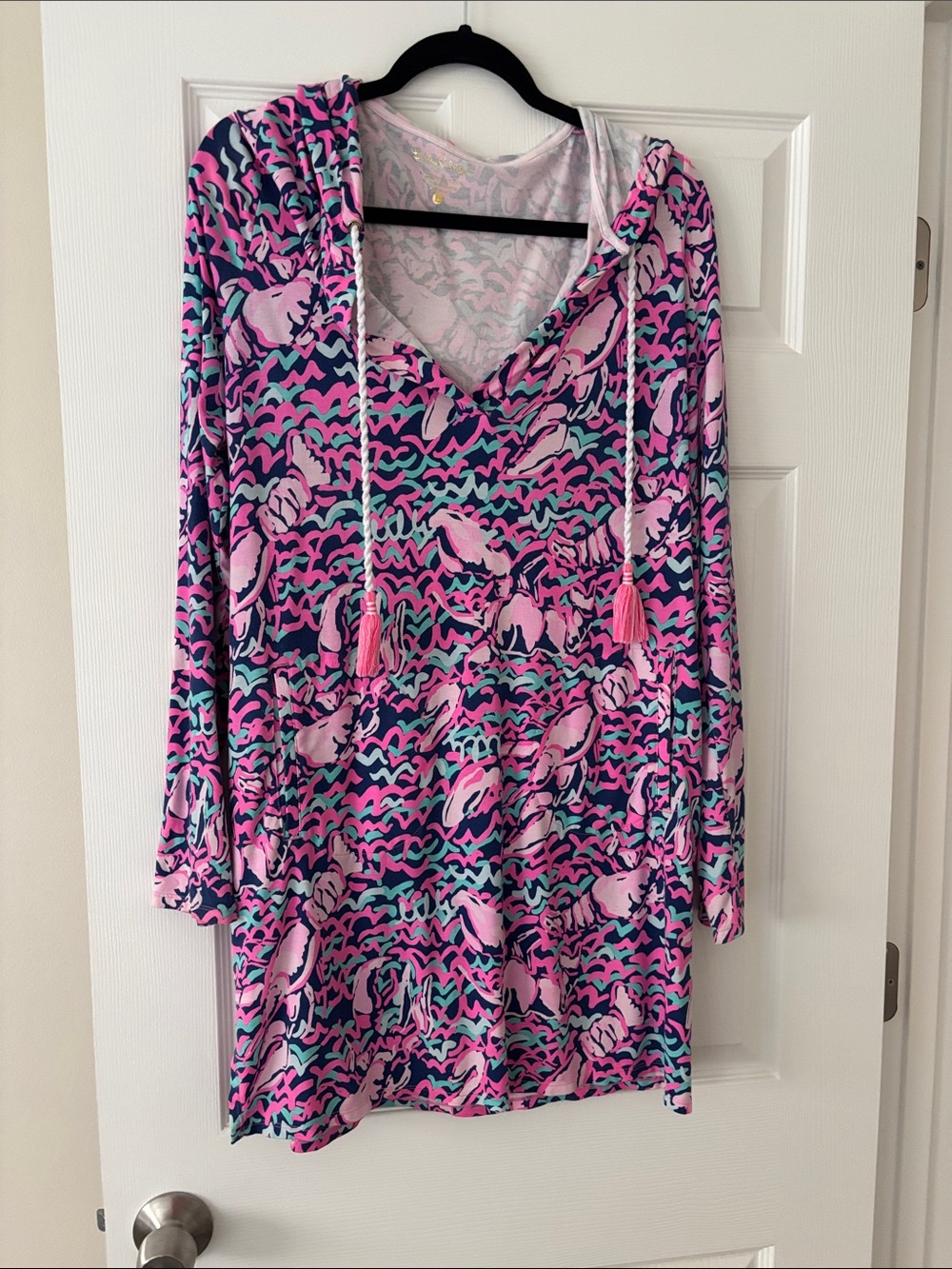 LIlly Pulitzer Riley SPF 50+ hooded coverup